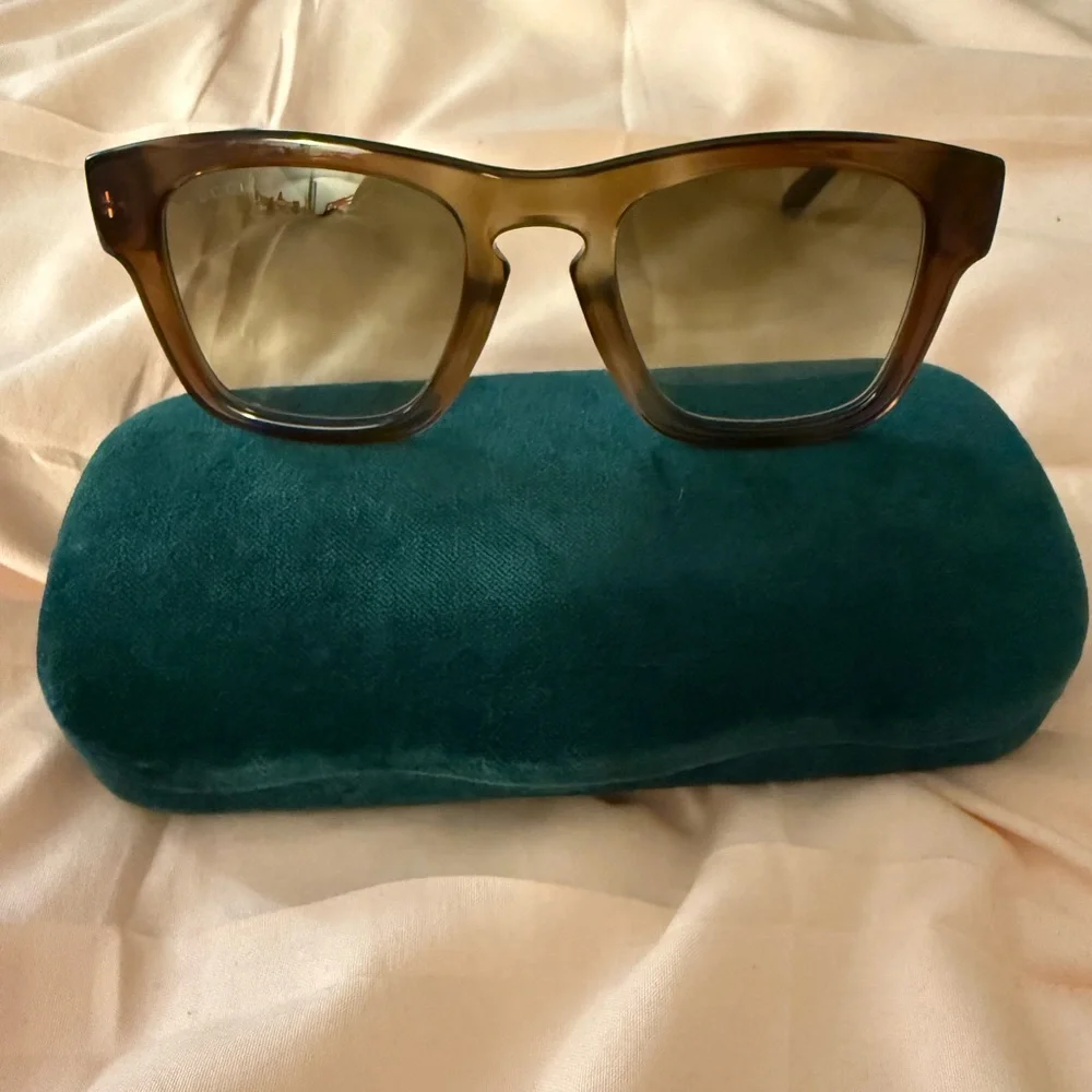 Gucci Brown and Gold Sunglasses with Green and Orange Gucci Case - Picture 3 of 7